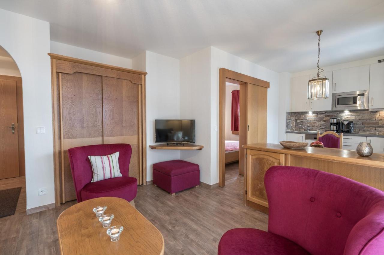 Ferienwohnungen Alpentraum - Landhaus Im Oberen Markt Oberstdorf Exterior foto